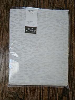 ANNE DE SOLENE CARACTERE 300TC SATIN JAQUARD 100% Cotton Standard Sham Set Of 2!